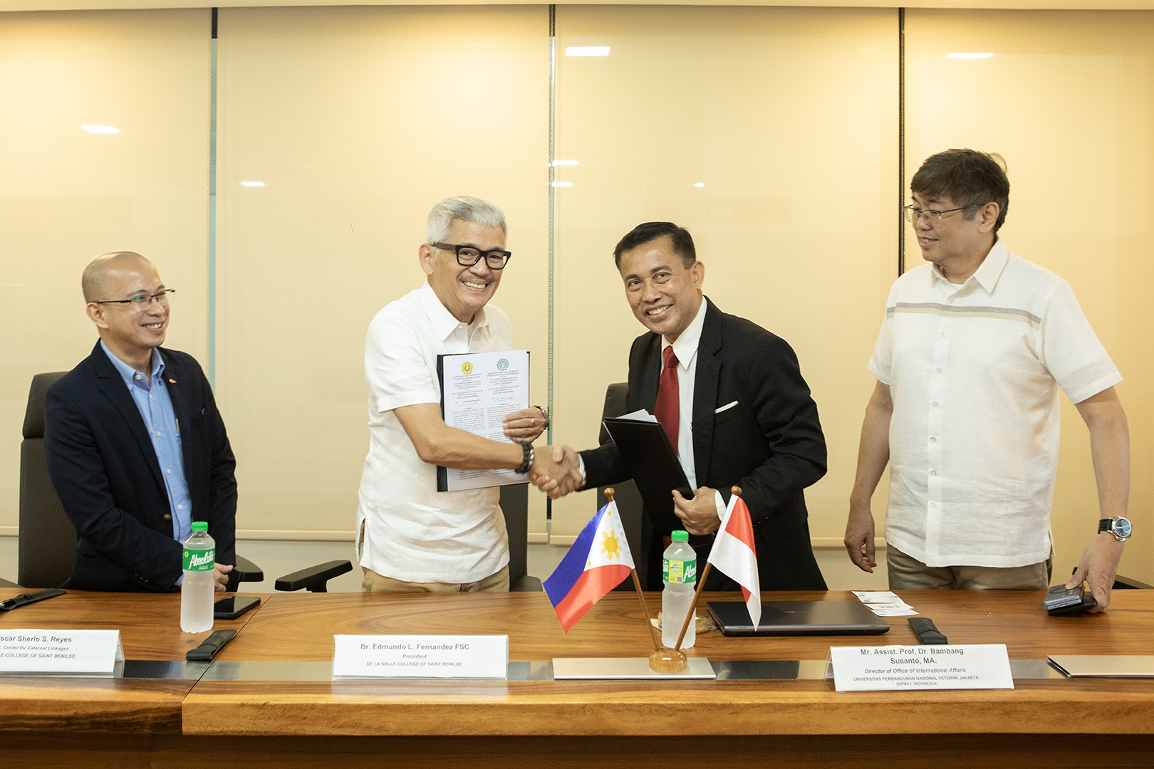 Read more about the article Benilde and UPNVJ Seal Partnership for Collaboration and Exchange